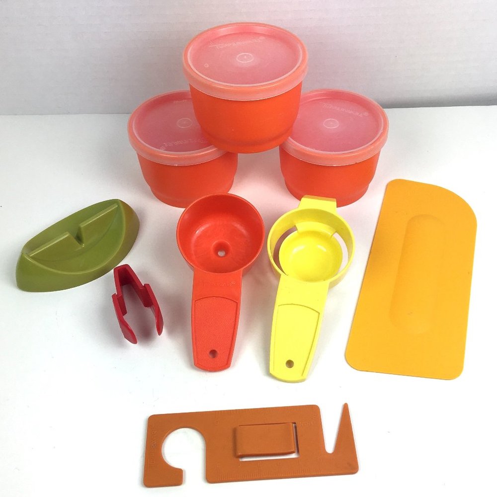 Vintage Tupperware Gadgets and Containers Egg Separator Spoon Rest
